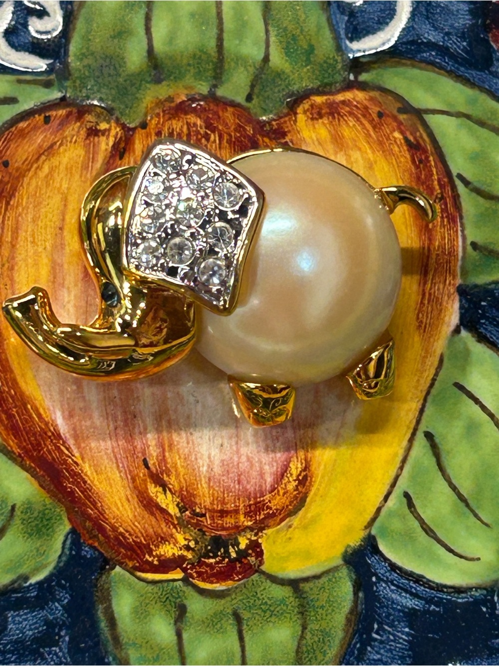 Sarah Cov elephant jelly belly pin vintage